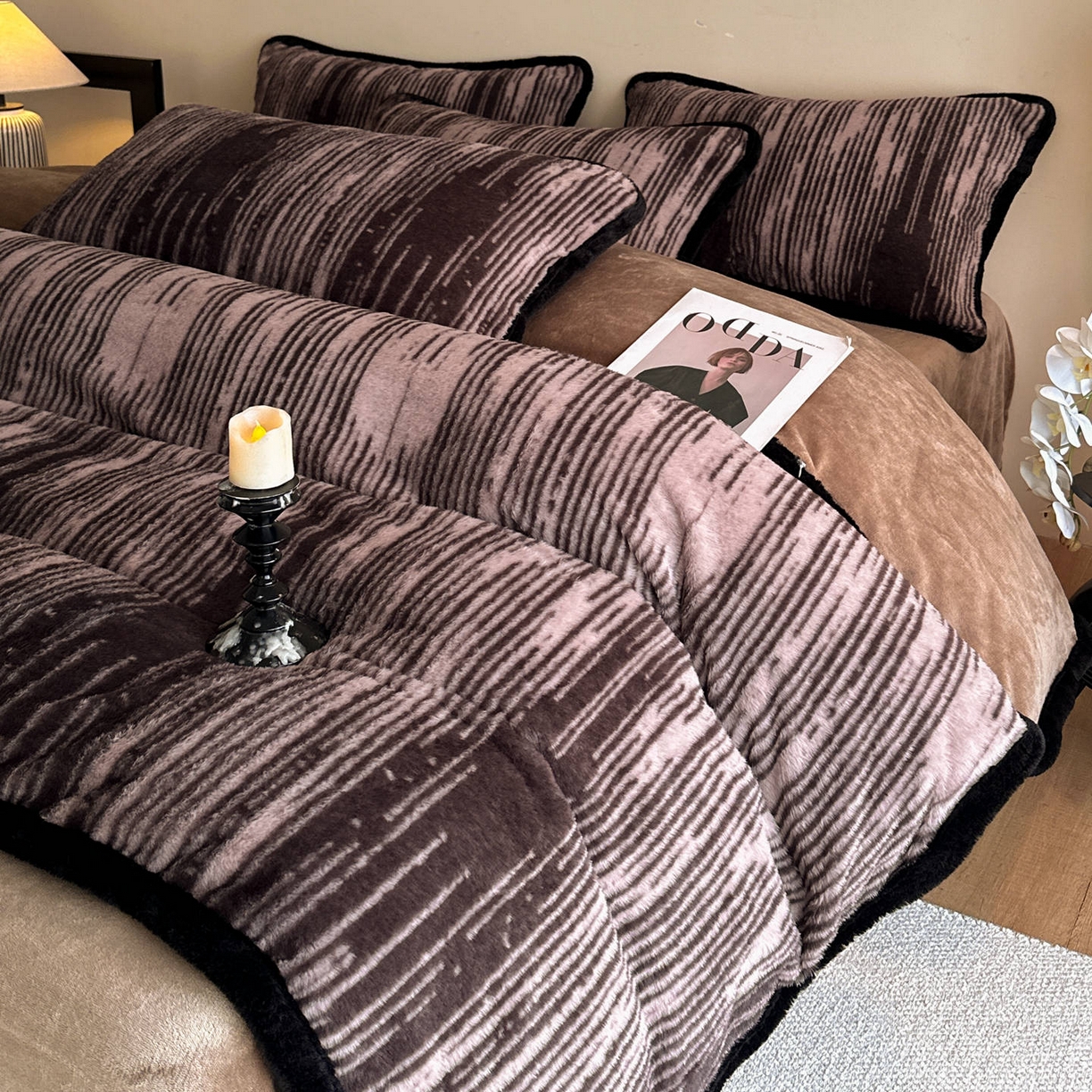 91家纺网 家纺一手货源 找家纺 铠畅  2025新款加厚8斤包边款美拉德仿兔毛皮草牛奶绒四件套 美拉德包边款-微瑕时光