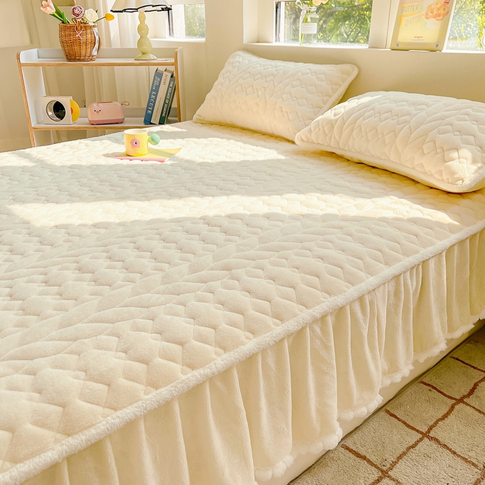 91家纺网 家纺一手货源 找家纺 眠势力 2025新款牛奶绒毛球床笠款四件套 奶白-毛球款