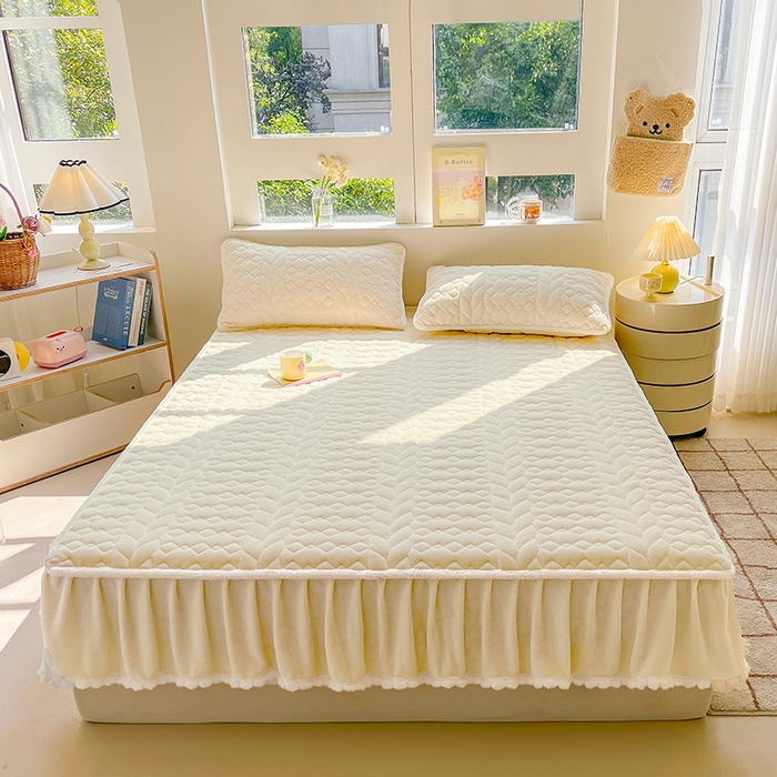 91家纺网 家纺一手货源 找家纺 眠势力 2025新款牛奶绒毛球床笠款四件套 奶白-毛球款