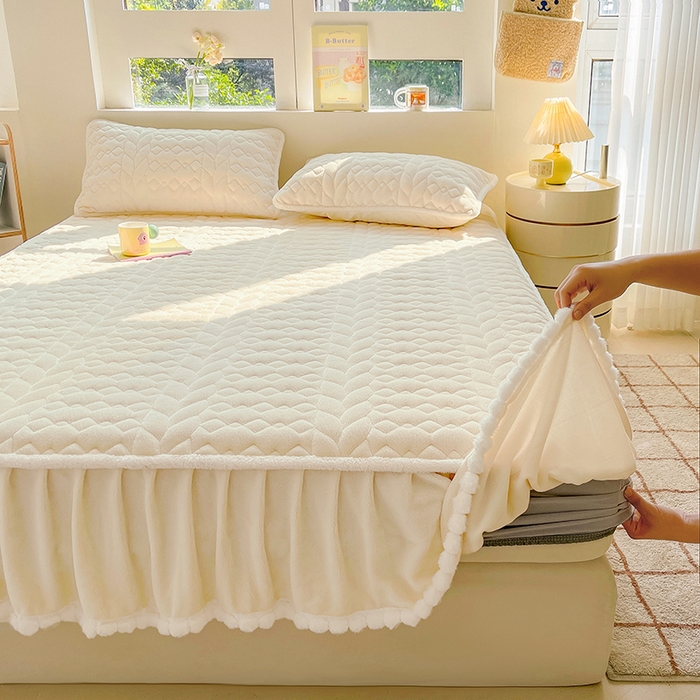 91家纺网 家纺一手货源 找家纺 眠势力 2025新款牛奶绒毛球床笠款四件套 奶白-毛球款