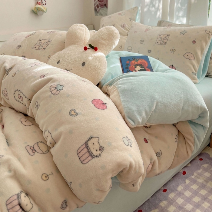 91家纺网 家纺一手货源 找家纺 红嘴企鹅 2025新款精致印花牛奶绒四件套 牛奶绒-小星甜点