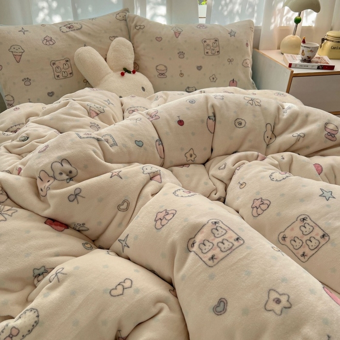 91家纺网 家纺一手货源 找家纺 红嘴企鹅 2025新款精致印花牛奶绒四件套 牛奶绒-小星甜点