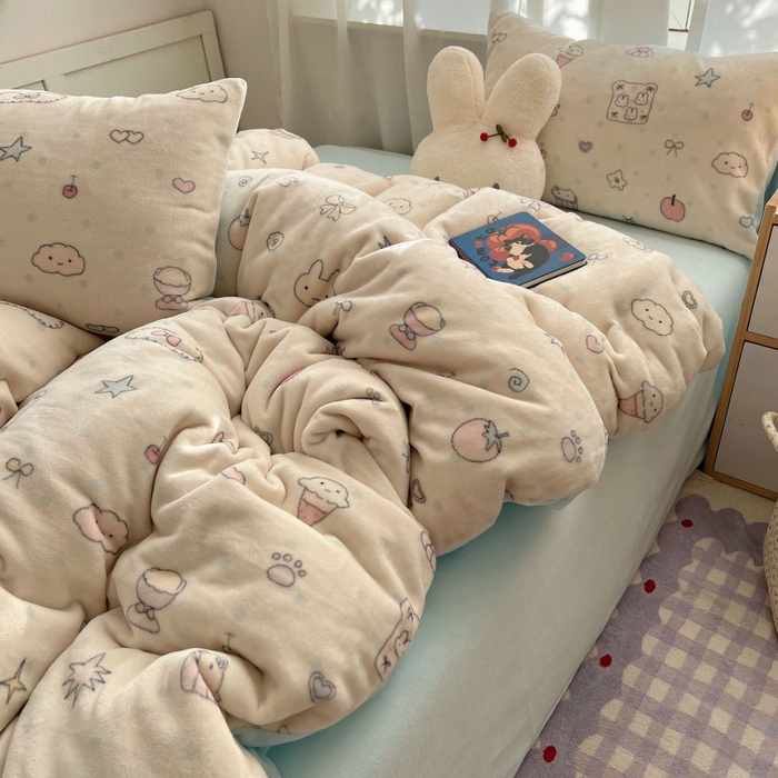 91家纺网 家纺一手货源 找家纺 红嘴企鹅 2025新款精致印花牛奶绒四件套 牛奶绒-小星甜点