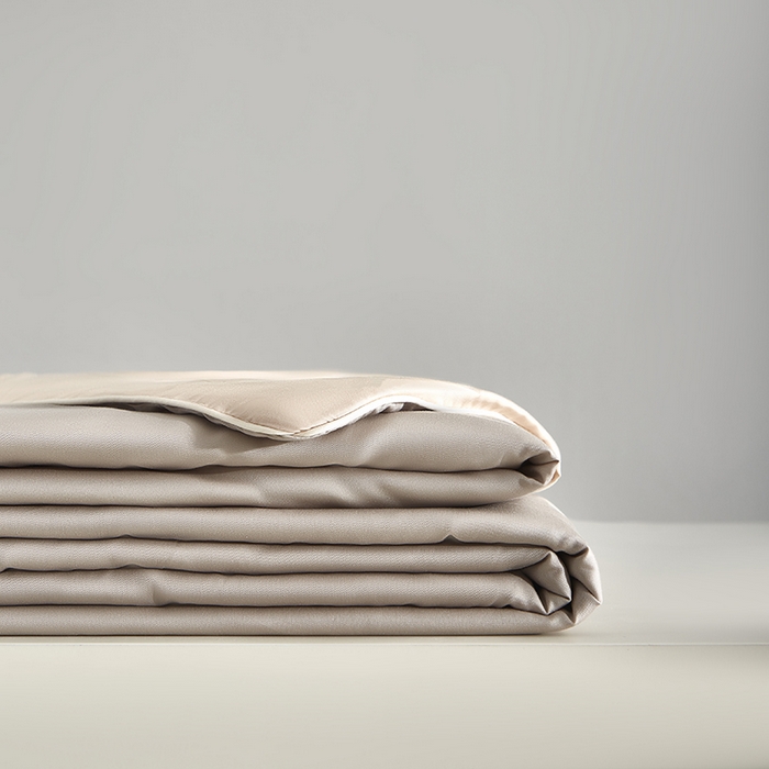 91家纺网 家纺一手货源 找家纺 梵克保罗 2025新款竹纤维莱塞尔夏被四件套 流金灰--兰玉