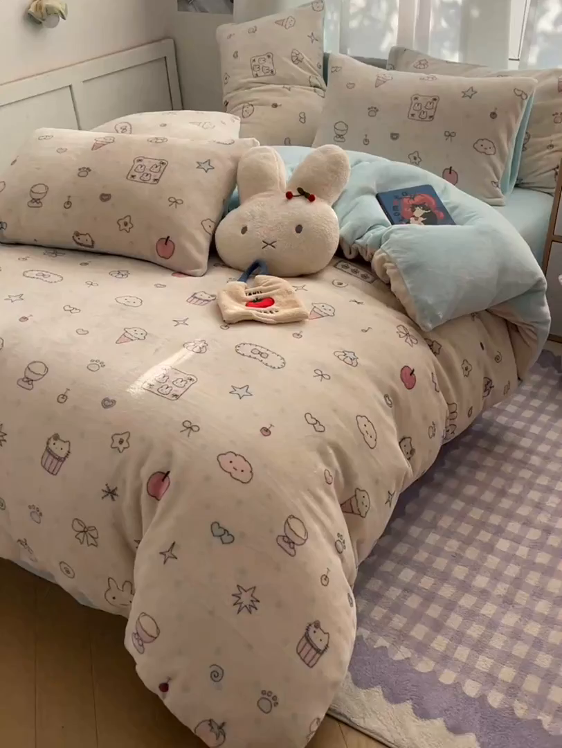 91家纺网 家纺一手货源 找家纺 红嘴企鹅 2025新款精致印花牛奶绒四件套 牛奶绒-小星甜点