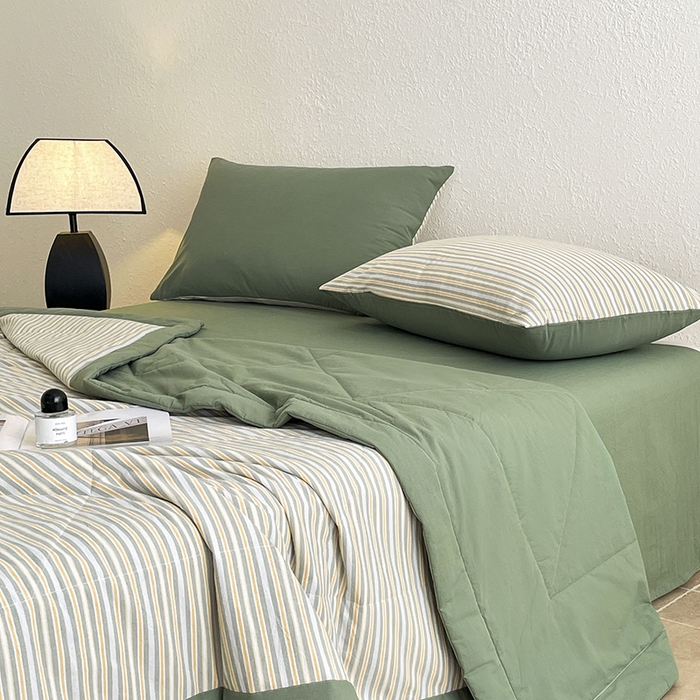 91家纺网 家纺一手货源 找家纺 梵克保罗 2025春夏新款10A抗菌无印风水洗棉夏被四件套 小绿条