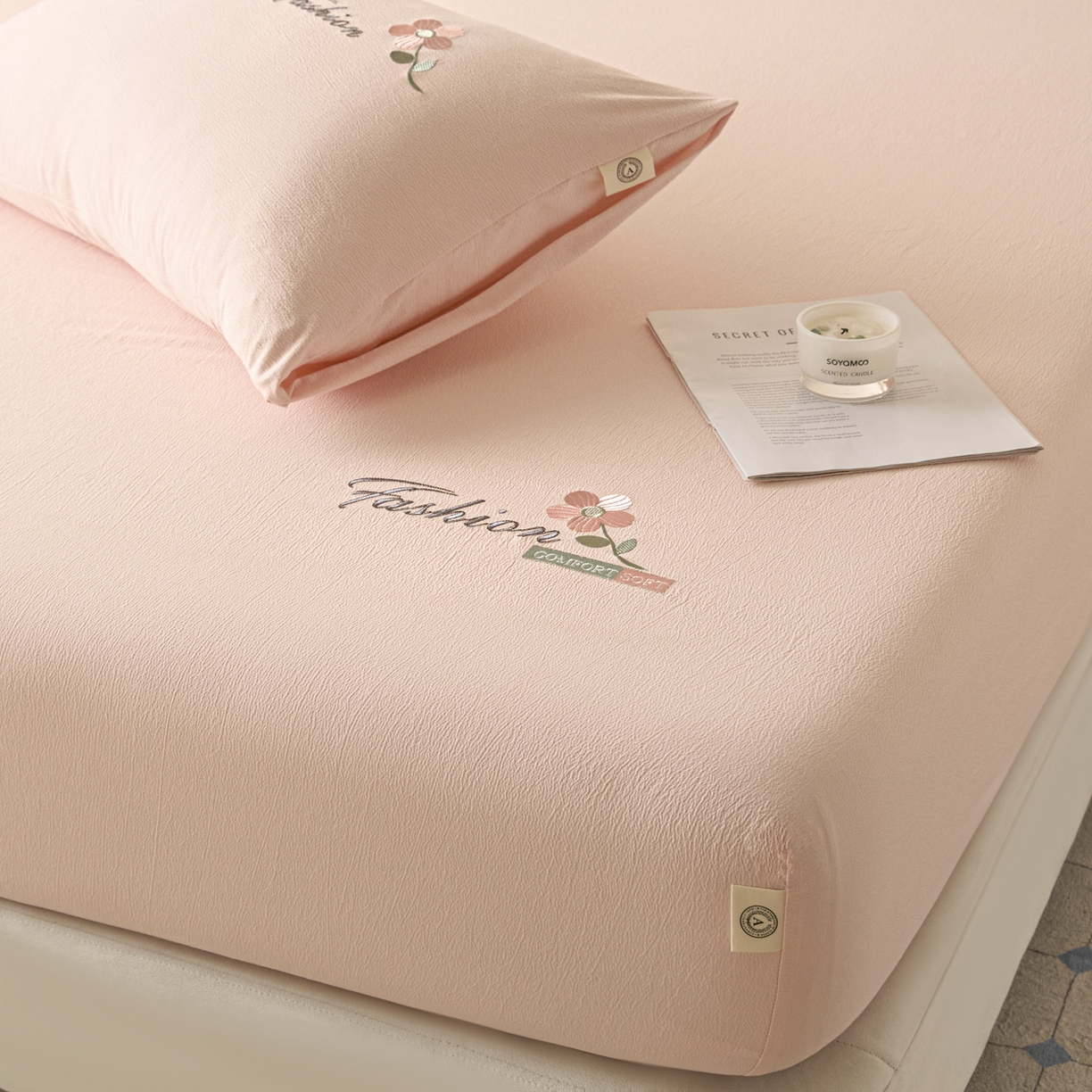 91家纺网 家纺一手货源 找家纺 鑫钰 2025新款A类云麻绣花抗菌透气床笠-芙洛拉 芙洛拉-仙女粉