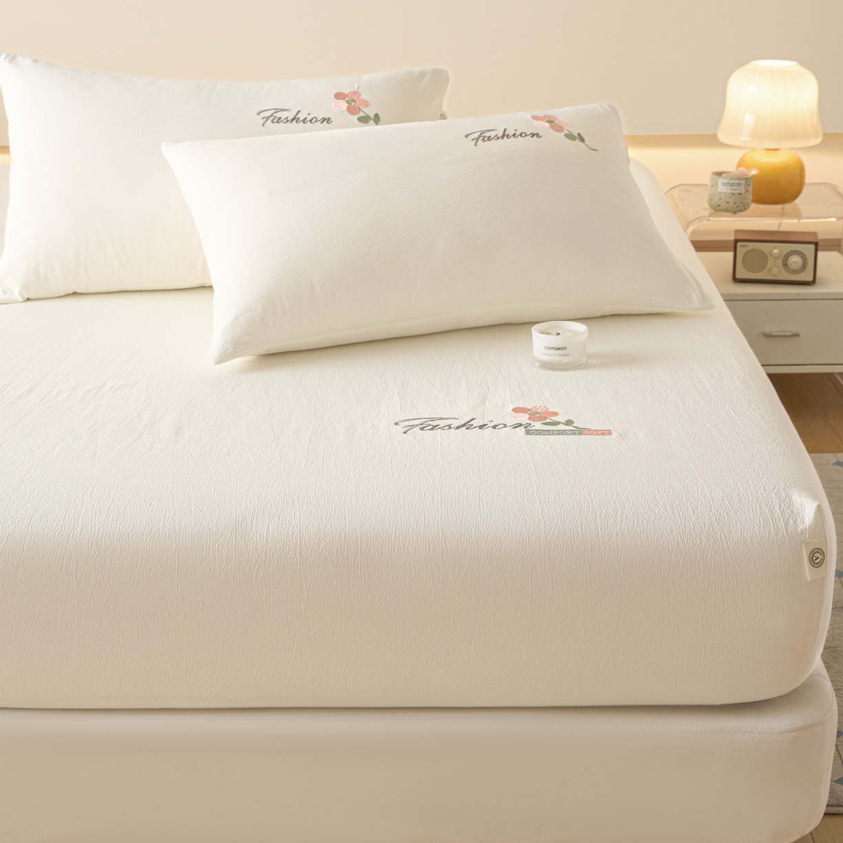 91家纺网 家纺一手货源 找家纺 鑫钰 2025新款A类云麻绣花抗菌透气床笠-芙洛拉 芙洛拉-皓月白