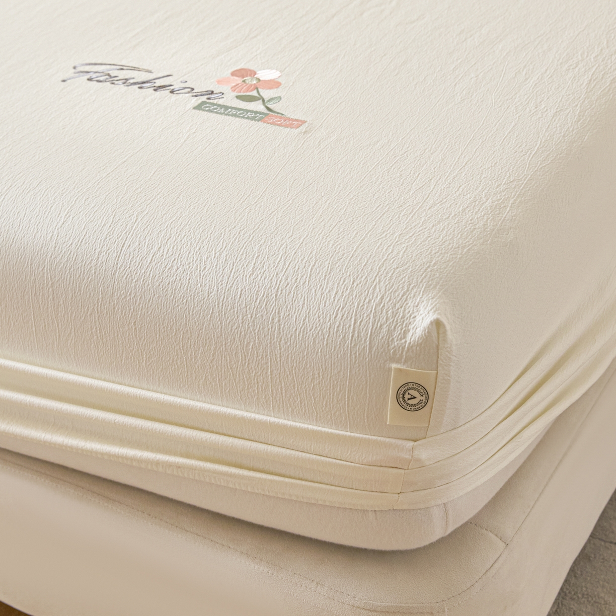 91家纺网 家纺一手货源 找家纺 鑫钰 2025新款A类云麻绣花抗菌透气床笠-芙洛拉 芙洛拉-皓月白