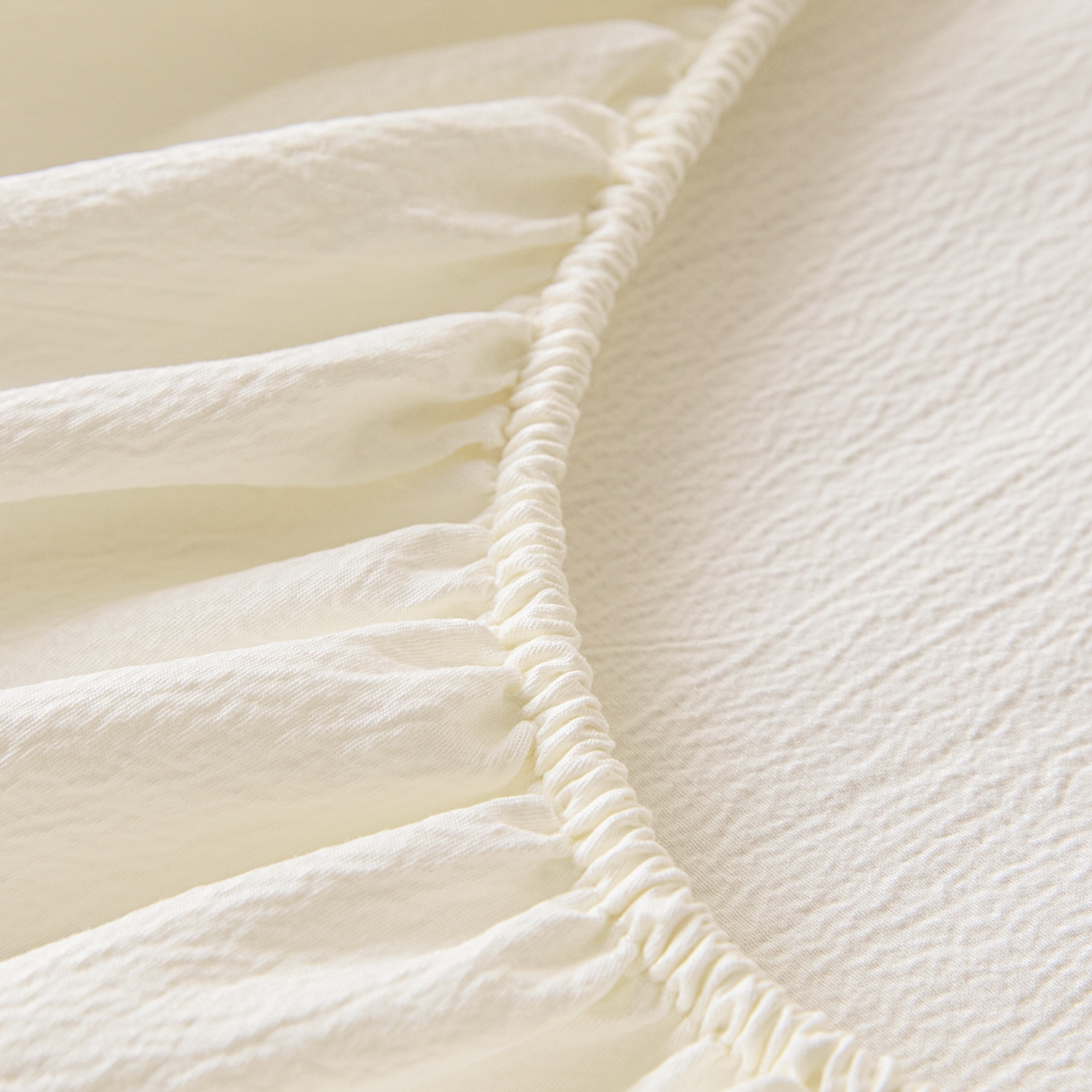 91家纺网 家纺一手货源 找家纺 鑫钰 2025新款A类云麻绣花抗菌透气床笠-芙洛拉 芙洛拉-皓月白