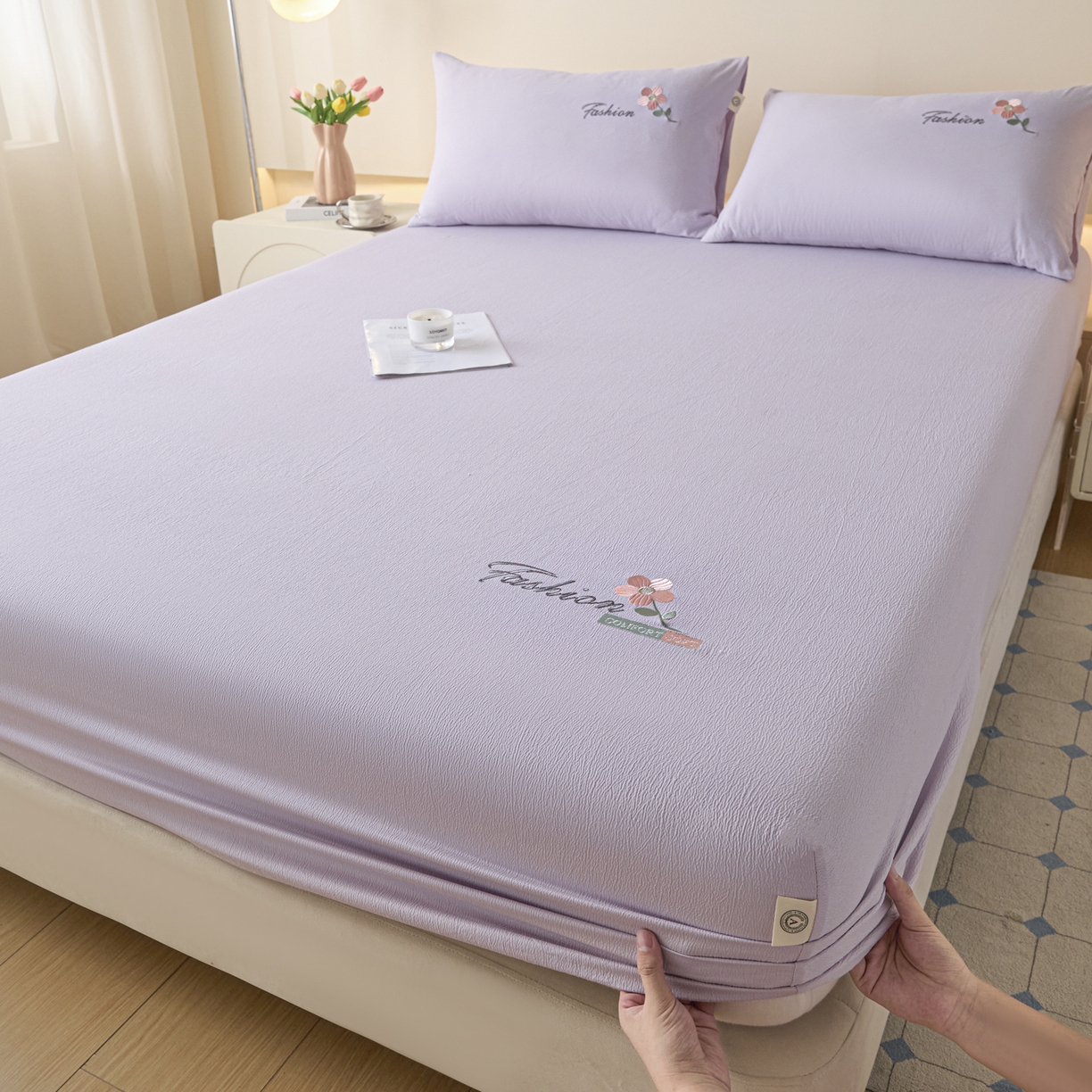 鑫钰 2025新款A类云麻绣花抗菌透气床笠-芙洛拉 芙洛拉-梦幻紫