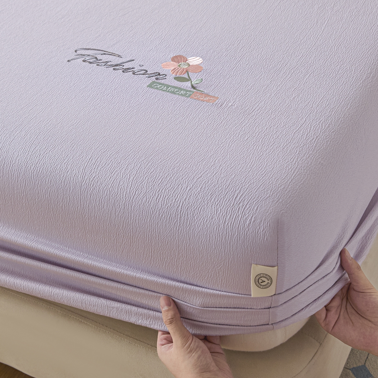 91家纺网 家纺一手货源 找家纺 鑫钰 2025新款A类云麻绣花抗菌透气床笠-芙洛拉 芙洛拉-梦幻紫