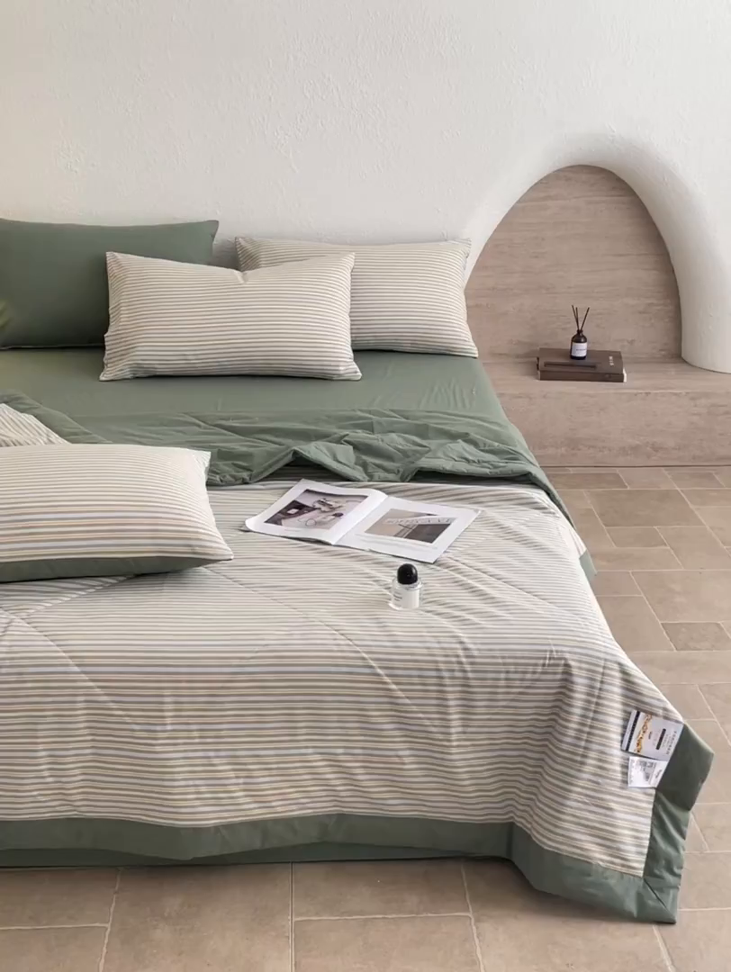 91家纺网 家纺一手货源 找家纺 梵克保罗 2025春夏新款10A抗菌无印风水洗棉夏被四件套 小绿条