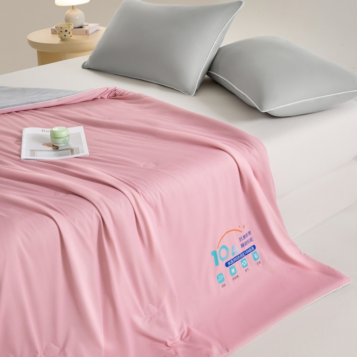 91家纺网 家纺一手货源 找家纺 梵克保罗 2025新款10A抗菌凉感丝夏被 桃桃云灰