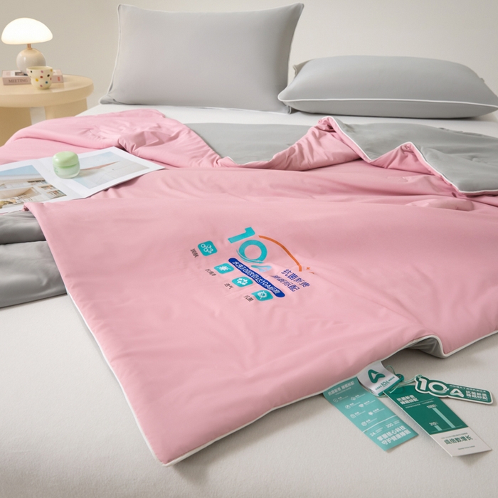 91家纺网 家纺一手货源 找家纺 梵克保罗 2025新款10A抗菌凉感丝夏被 桃桃云灰