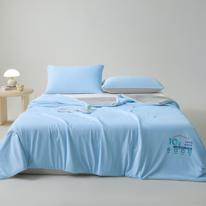 91家纺网 家纺一手货源 找家纺 梵克保罗 2025新款10A抗菌凉感丝夏被 天蓝云灰