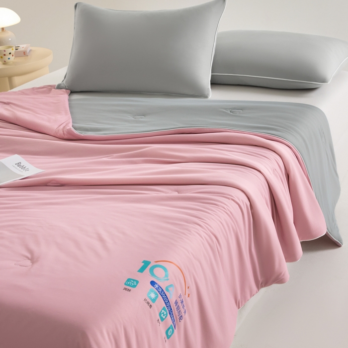 91家纺网 家纺一手货源 找家纺 梵克保罗 2025新款10A抗菌凉感丝夏被 桃桃云灰