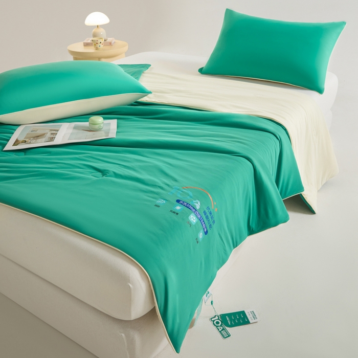 91家纺网 家纺一手货源 找家纺 梵克保罗 2025新款10A抗菌凉感丝夏被 杏黄叶绿