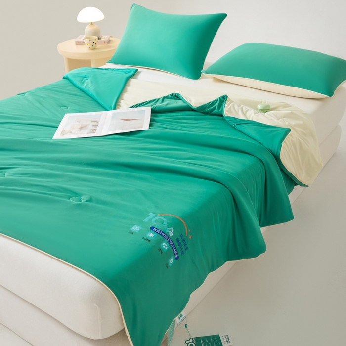 91家纺网 家纺一手货源 找家纺 梵克保罗 2025新款10A抗菌凉感丝夏被 杏黄叶绿