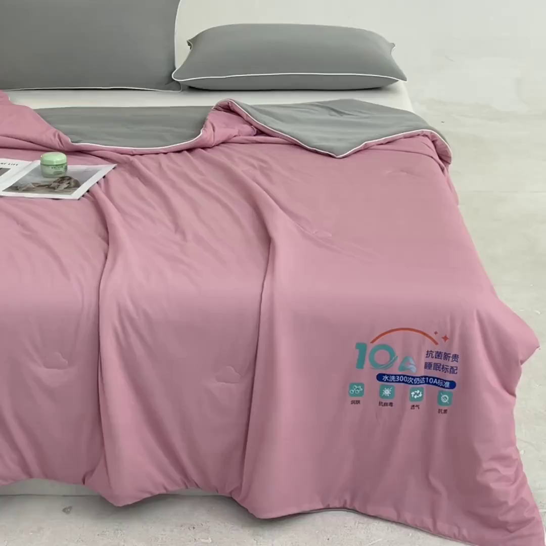 91家纺网 家纺一手货源 找家纺 梵克保罗 2025新款10A抗菌凉感丝夏被 桃桃云灰