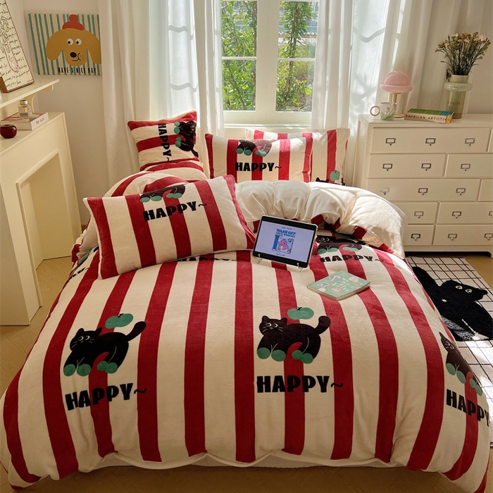 91家纺网 家纺一手货源 找家纺 红嘴企鹅 2025新款精致印花牛奶绒四件套 平安猫