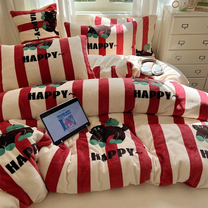 91家纺网 家纺一手货源 找家纺 红嘴企鹅 2025新款精致印花牛奶绒四件套 平安猫