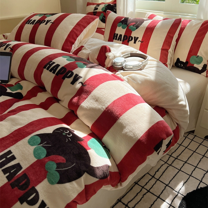 91家纺网 家纺一手货源 找家纺 红嘴企鹅 2025新款精致印花牛奶绒四件套 平安猫