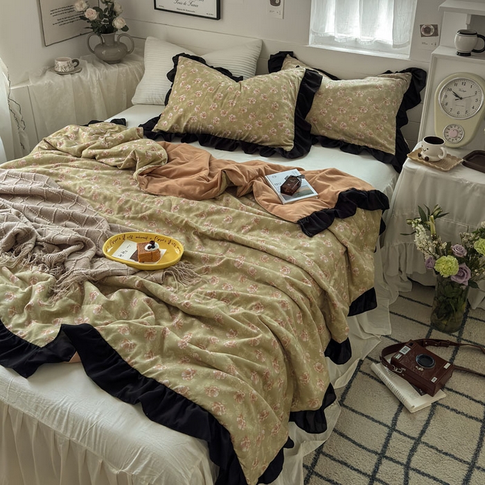 91家纺网 家纺一手货源 找家纺 梵克保罗 2025新款法式赫本风夏被 古韵花颜-柳绿