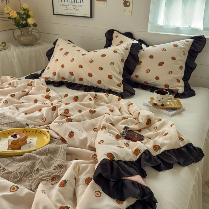 91家纺网 家纺一手货源 找家纺 梵克保罗 2025新款法式赫本风夏被 草莓甜心