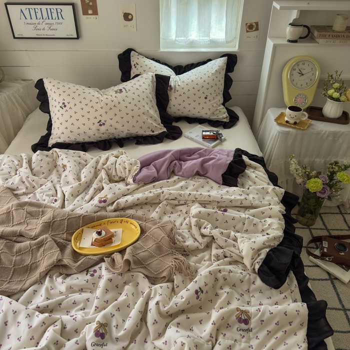 91家纺网 家纺一手货源 找家纺 梵克保罗 2025新款法式赫本风夏被 紫樱桃