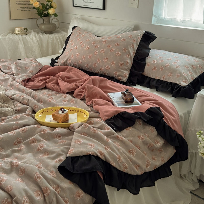 91家纺网 家纺一手货源 找家纺 梵克保罗 2025新款法式赫本风夏被 古韵花颜-豆沙