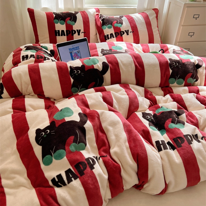 91家纺网 家纺一手货源 找家纺 红嘴企鹅 2025新款精致印花牛奶绒四件套 平安猫