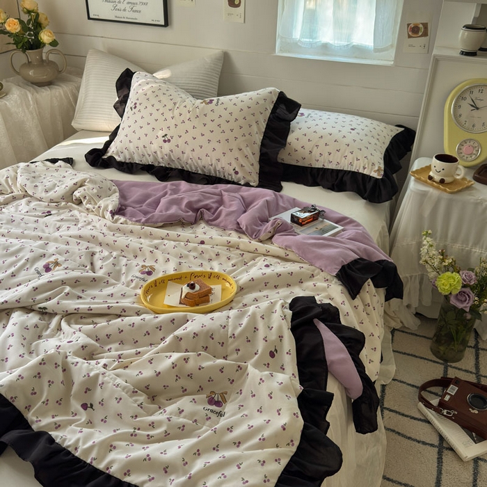 91家纺网 家纺一手货源 找家纺 梵克保罗 2025新款法式赫本风夏被 紫樱桃