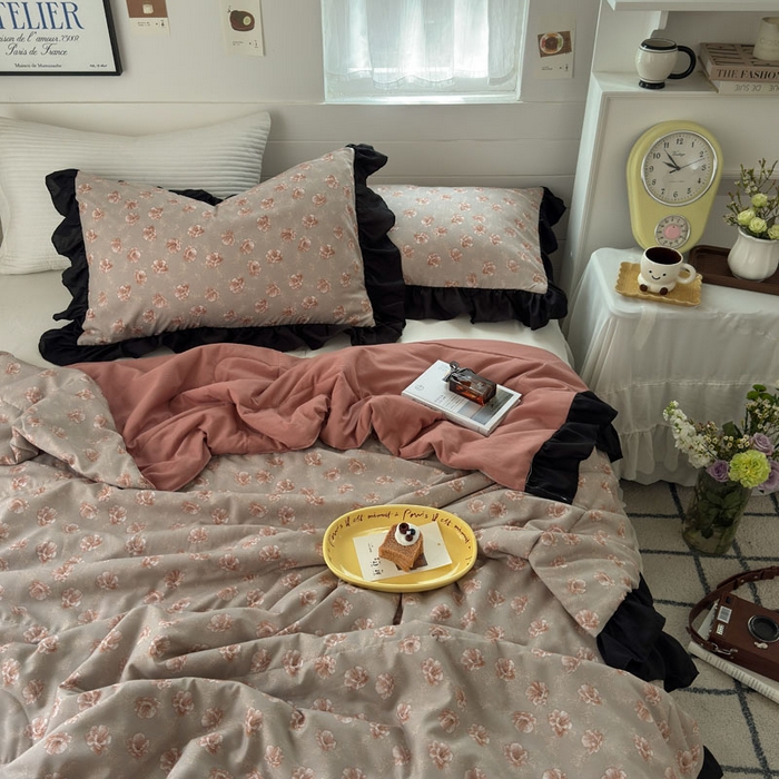 91家纺网 家纺一手货源 找家纺 梵克保罗 2025新款法式赫本风夏被 古韵花颜-豆沙