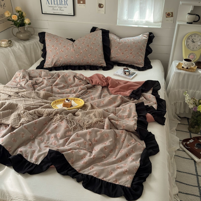 91家纺网 家纺一手货源 找家纺 梵克保罗 2025新款法式赫本风夏被 古韵花颜-豆沙
