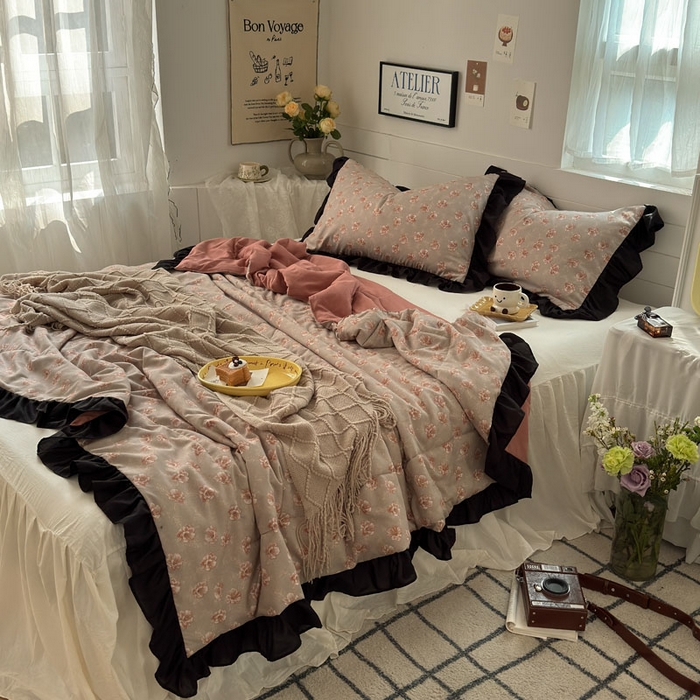 91家纺网 家纺一手货源 找家纺 梵克保罗 2025新款法式赫本风夏被 古韵花颜-豆沙