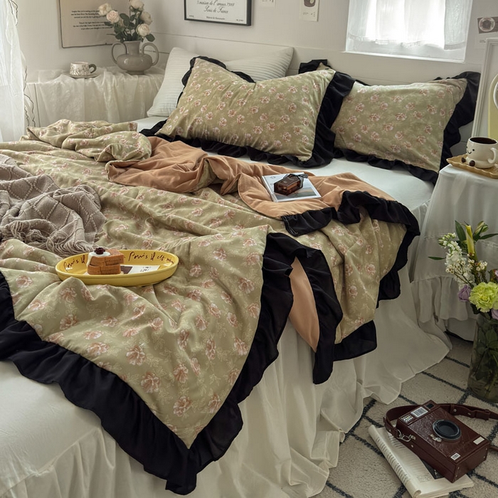 91家纺网 家纺一手货源 找家纺 梵克保罗 2025新款法式赫本风夏被 古韵花颜-柳绿