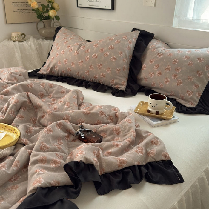 91家纺网 家纺一手货源 找家纺 梵克保罗 2025新款法式赫本风夏被 古韵花颜-豆沙