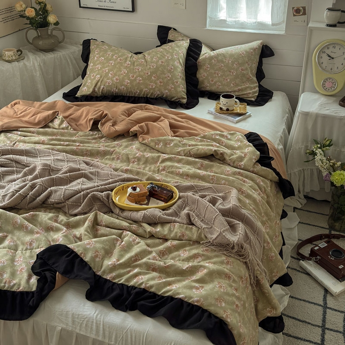 91家纺网 家纺一手货源 找家纺 梵克保罗 2025新款法式赫本风夏被 古韵花颜-柳绿