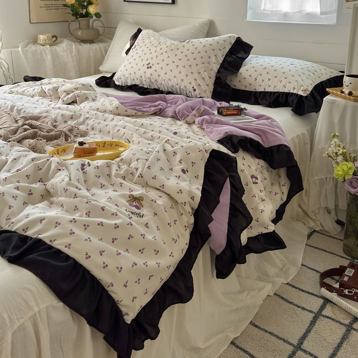 91家纺网 家纺一手货源 找家纺 梵克保罗 2025新款法式赫本风夏被 紫樱桃