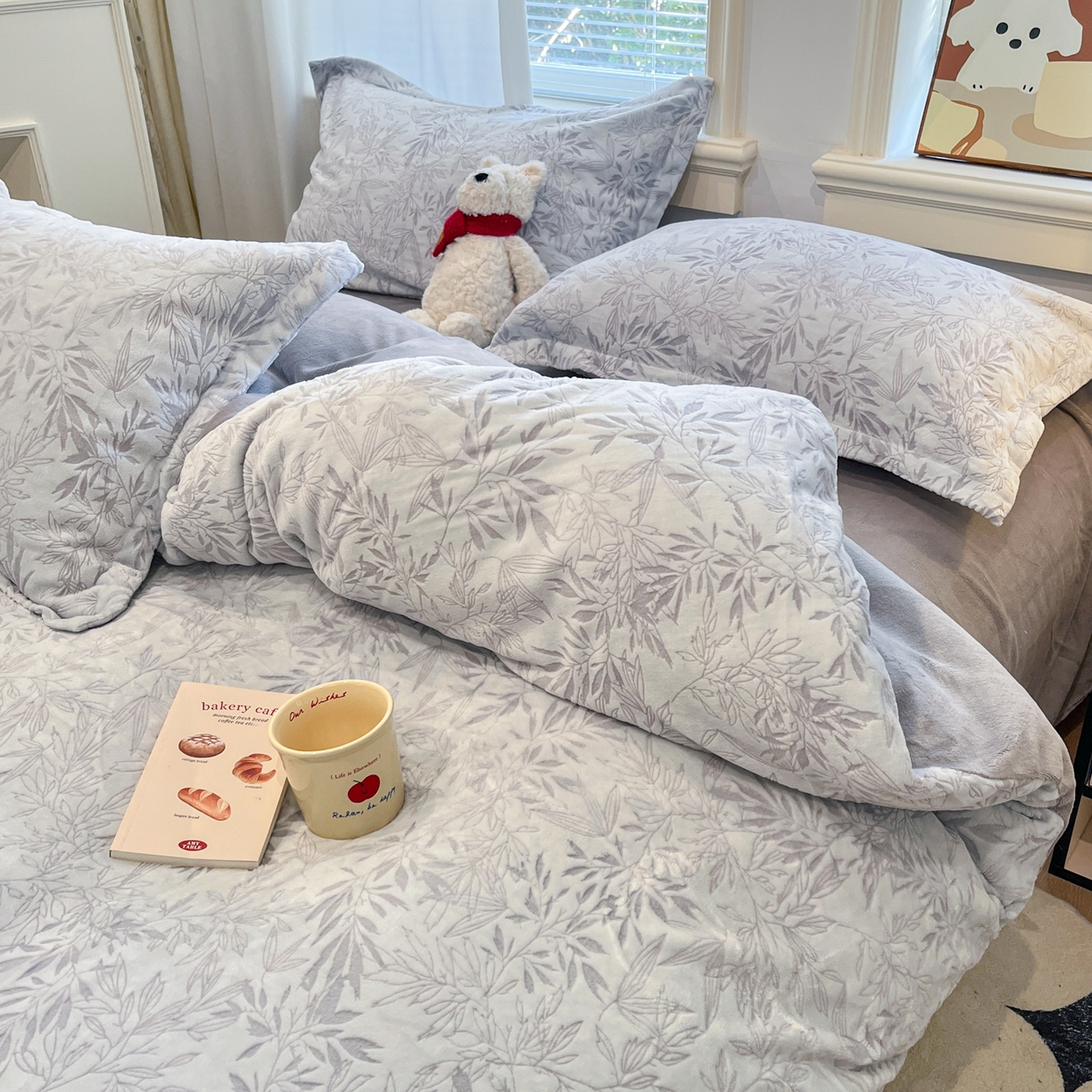 91家纺网 家纺一手货源 找家纺 慕尚家纺 2025新款双色立体雕花牛奶绒四件套 罗文灰