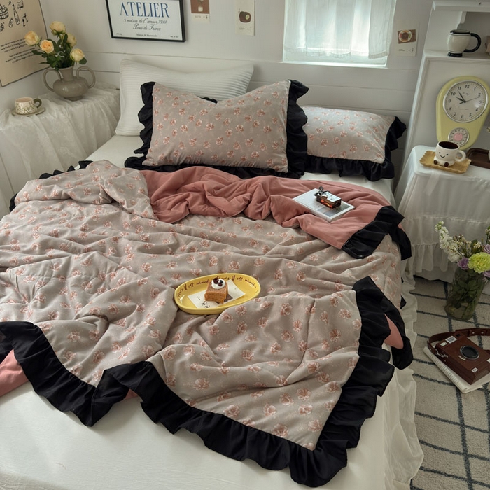 91家纺网 家纺一手货源 找家纺 梵克保罗 2025新款法式赫本风夏被 古韵花颜-豆沙
