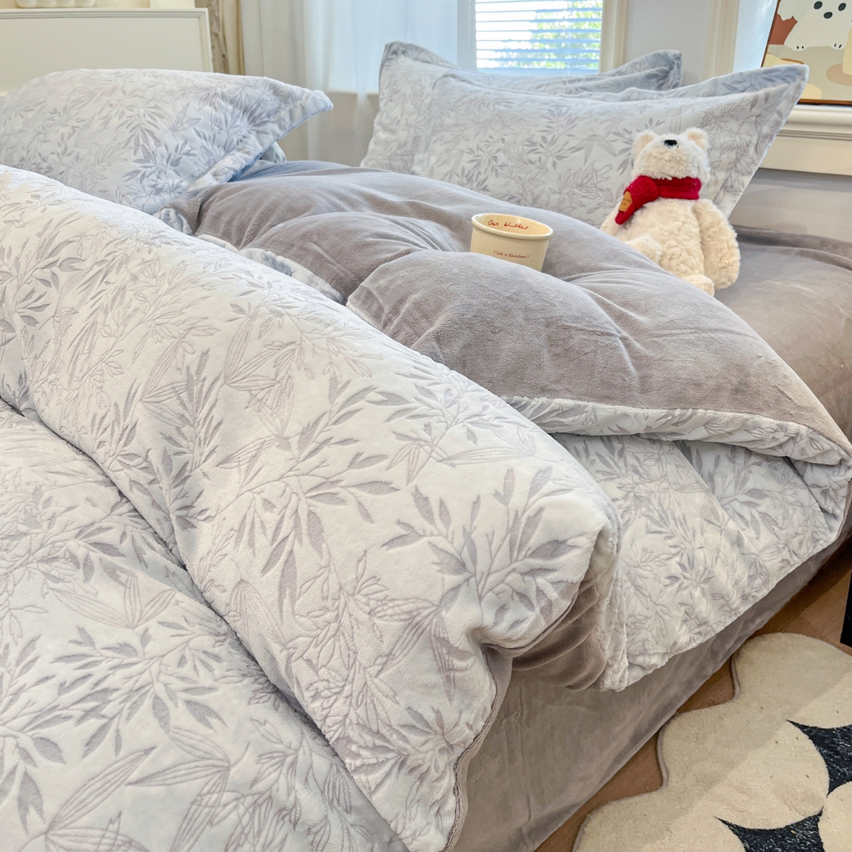 91家纺网 家纺一手货源 找家纺 慕尚家纺 2025新款双色立体雕花牛奶绒单被套 罗文灰