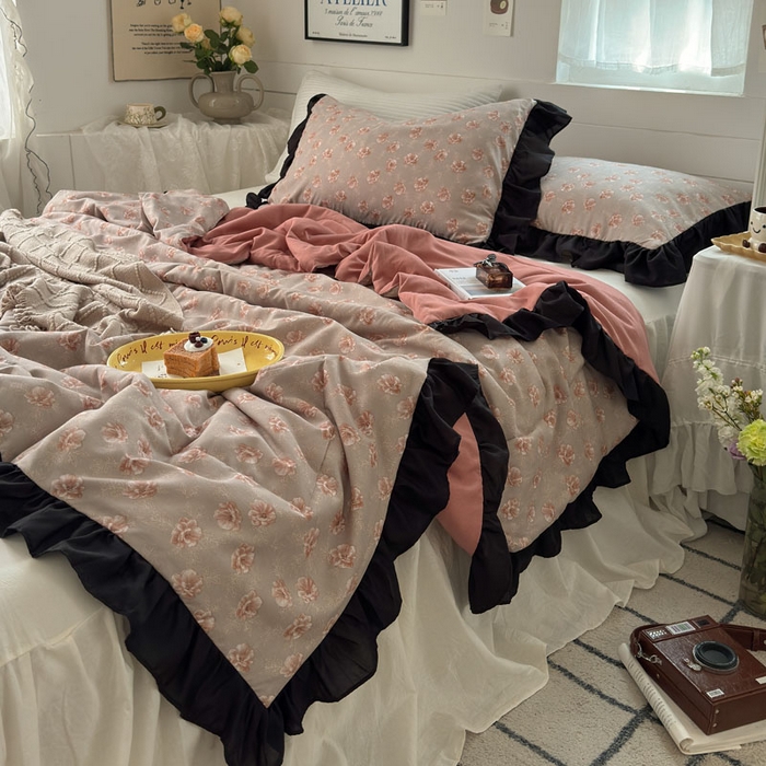 91家纺网 家纺一手货源 找家纺 梵克保罗 2025新款法式赫本风夏被 古韵花颜-豆沙
