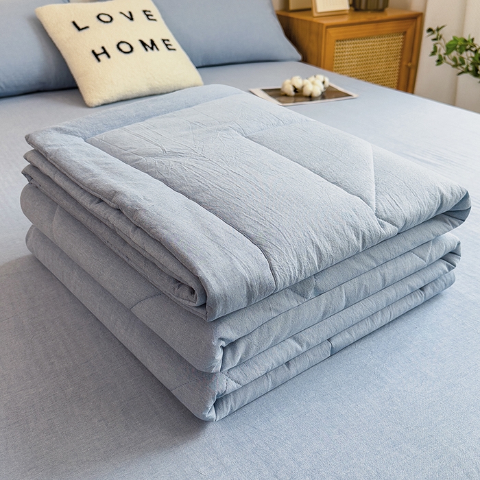 91家纺网 家纺一手货源 找家纺 梵克保罗 2025春夏新款10A抗菌无印风水洗棉夏被四件套 优雅蓝