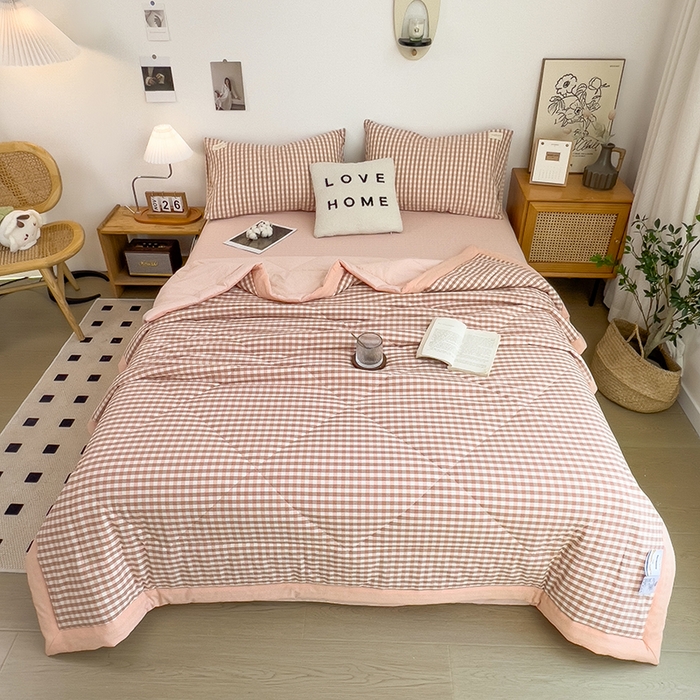 91家纺网 家纺一手货源 找家纺 梵克保罗 2025春夏新款10A抗菌无印风水洗棉夏被四件套 玉小格