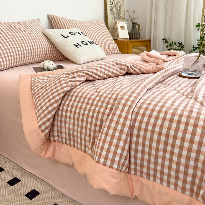 91家纺网 家纺一手货源 找家纺 梵克保罗 2025春夏新款10A抗菌无印风水洗棉夏被四件套 玉小格