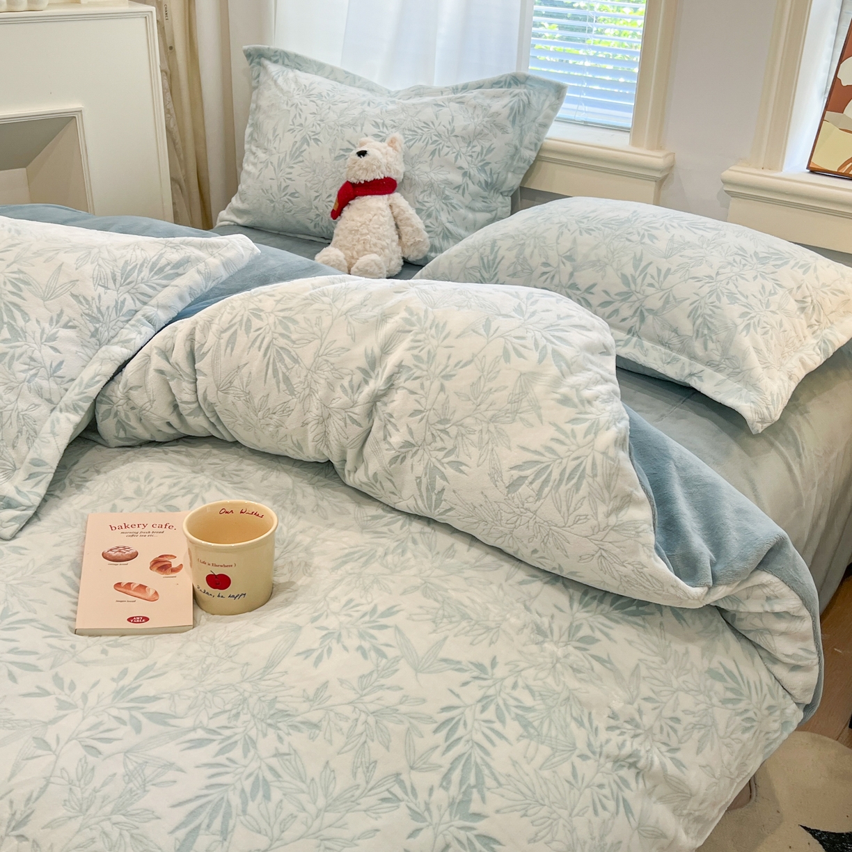 91家纺网 家纺一手货源 找家纺 慕尚家纺 2025新款双色立体雕花牛奶绒四件套 罗文蓝