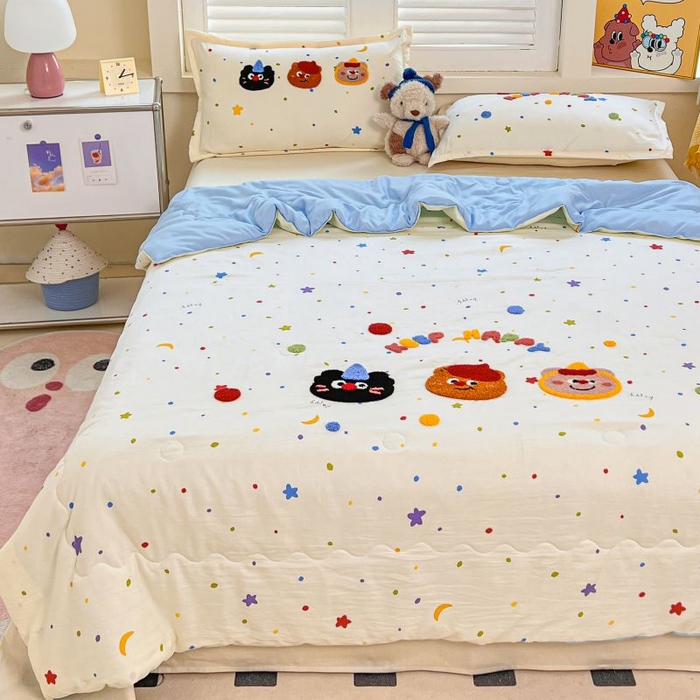 91家纺网 家纺一手货源 找家纺 （总）梵克保罗 2025新款亲肤可爱毛巾绣夏被-场景一