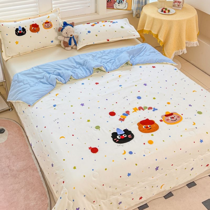 91家纺网 家纺一手货源 找家纺 （总）梵克保罗 2025新款亲肤可爱毛巾绣夏被-场景一